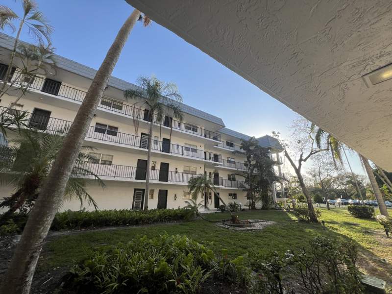1 bedroom Condominium at 3330 Spanish Moss Terrace #406, Garden Lakes Of Inverrary, Lauderhill — photo 5