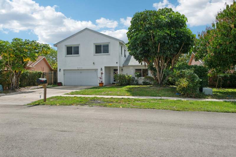 3 bedroom Single Family Residence at 8404 SW 20th Street, Burnham Woods, North Lauderdale — photo 2