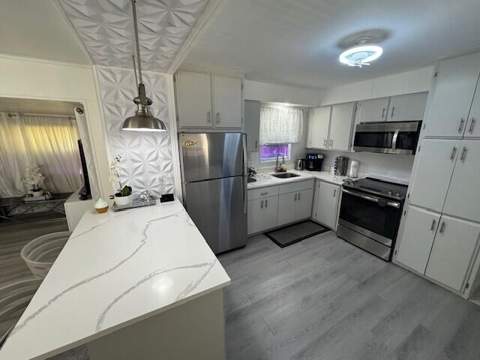 128 Havenwood Drive, Pompano Beach FL - photo 17 of 43