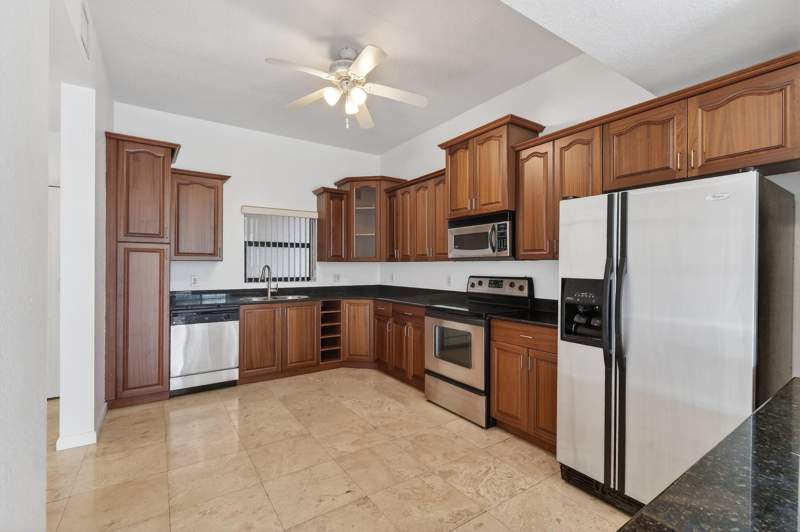 2 bedroom Condominium at 1650 Presidential Way #210, Park Place Condominium, West Palm Beach — photo 5
