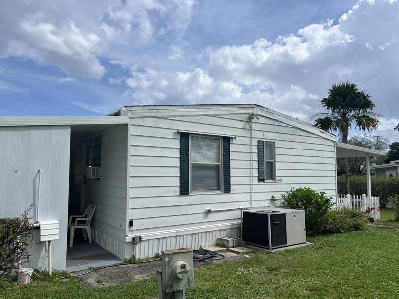 2 bedroom Mobile Home at 6711 NW 44th Way #T-08, Deerfield Lake, Coconut Creek — photo 4