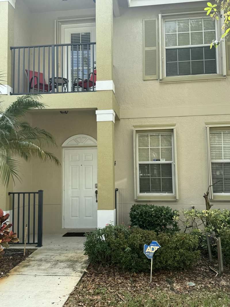 3 bedroom Townhouse at 2104 SE Eatonville Drive, East Lake Village No 2, Port St. Lucie — photo 1