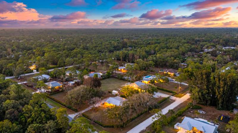 4 bedroom Single Family Residence at 15848 N 129th Pl, Acreage & Unrec, Jupiter Farms — photo 2