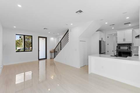 6997 NW 30th Terrace #D, Fort Lauderdale FL - photo 10 of 62