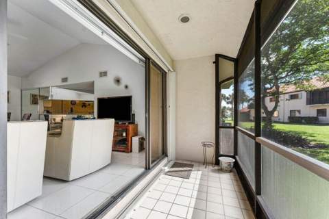 10 Via De Casas Sur #104, Boynton Beach FL - photo 18 of 39