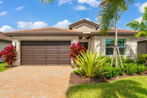 13541 SW Oceanus Boulevard, Port St. Lucie FL - photo 6 of 38