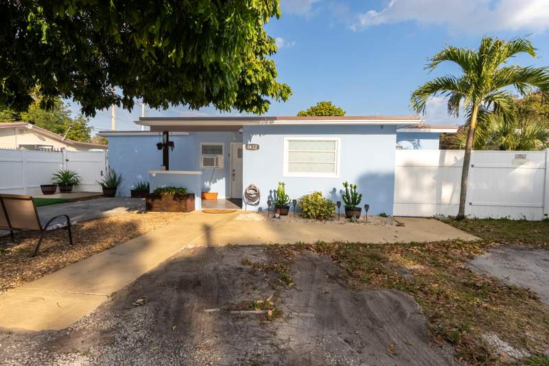 5 bedroom Single Family Residence at 1432 SW 26th Avenue, Relland Park, Fort Lauderdale — photo 3