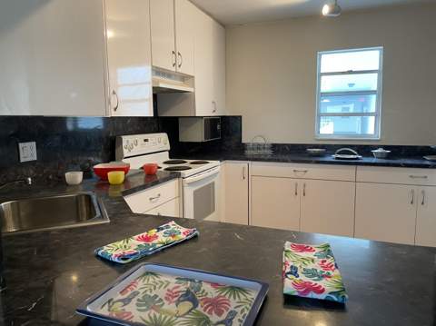 4629 Poinciana Street #Apt 409, Lauderdale-By-The-Sea FL - photo 15 of 35