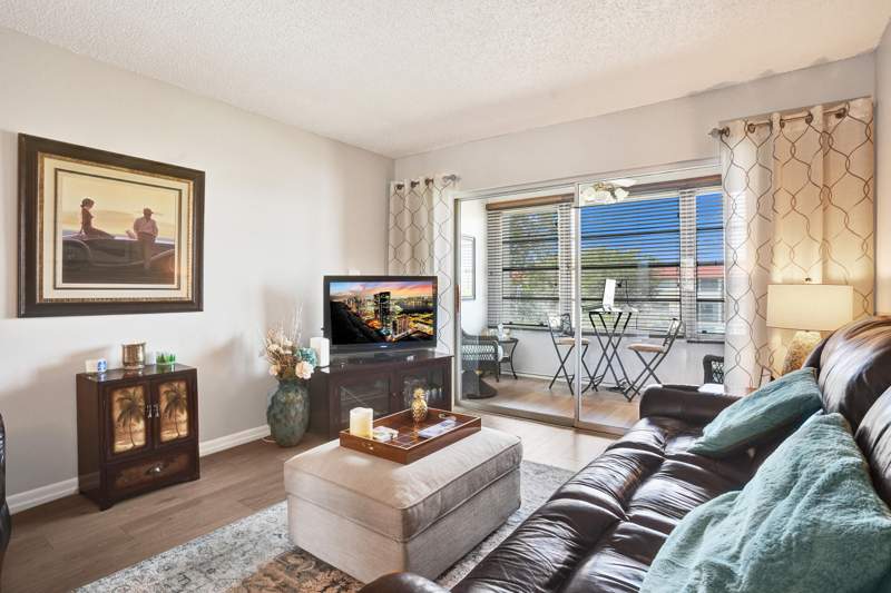 1 bedroom Condominium at 2901 E Sunrise Lakes Drive #305, Sunrise Lakes 16 Condo, Sunrise — photo 4
