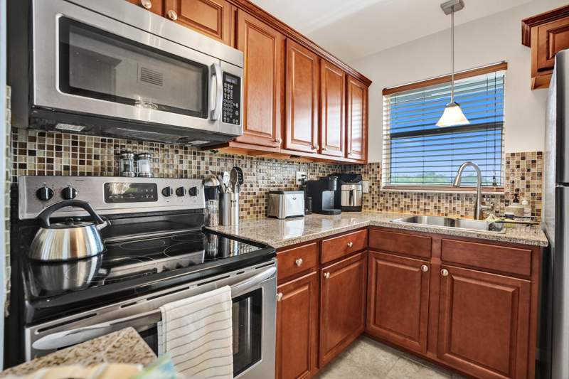 1 bedroom Condominium at 2901 E Sunrise Lakes Drive #305, Sunrise Lakes 16 Condo, Sunrise — photo 2