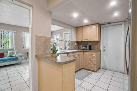 4708 NW 49th Drive, Tamarac FL - photo 13 of 35