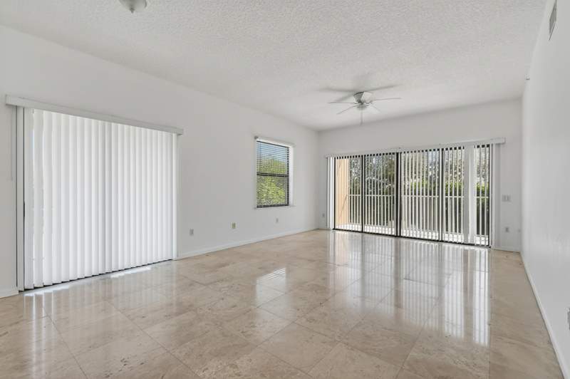 2 bedroom Condominium at 1650 Presidential Way #210, Park Place Condominium, West Palm Beach — photo 2
