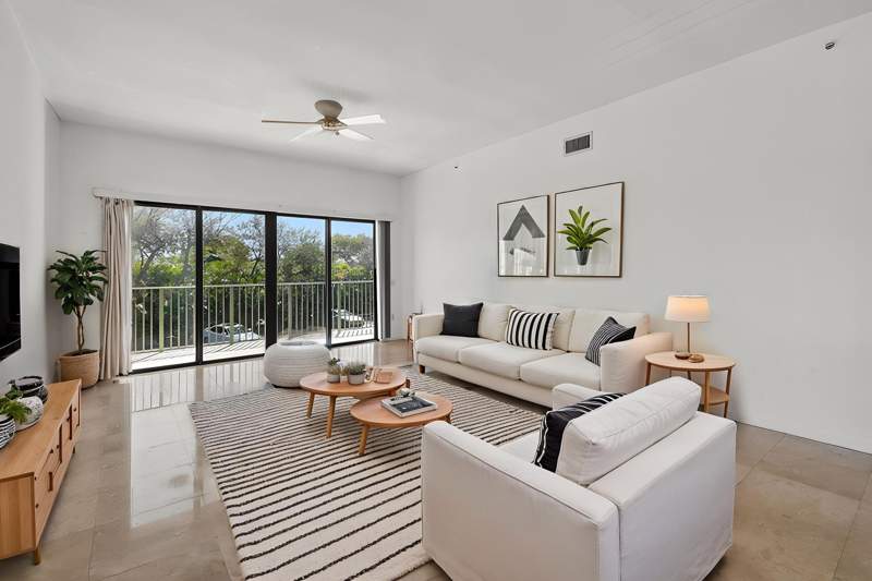 2 bedroom Condominium at 1650 Presidential Way #210, Park Place Condominium, West Palm Beach — photo 3