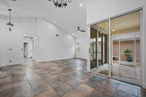 11 Dorchester Circle, Palm Beach Gardens FL - photo 12 of 44