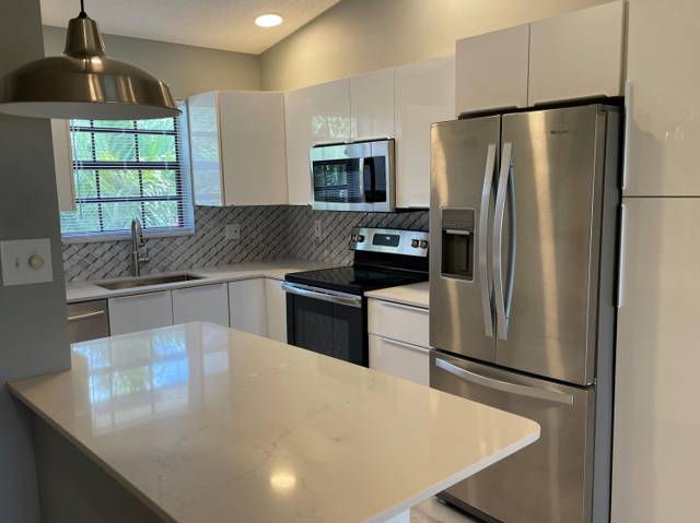 Lake Windwood Condo