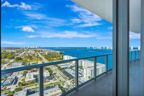 220 Lake Shore Drive #2105, Lake Park FL - photo 15 of 30