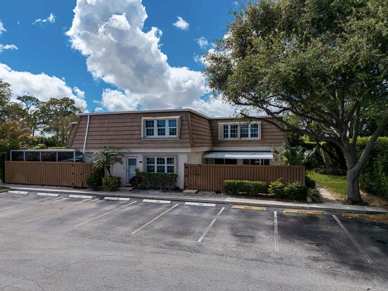 3 bedroom Townhouse at 4300 Hazel Avenue #D, Winchester Court, Palm Beach Gardens — photo 1