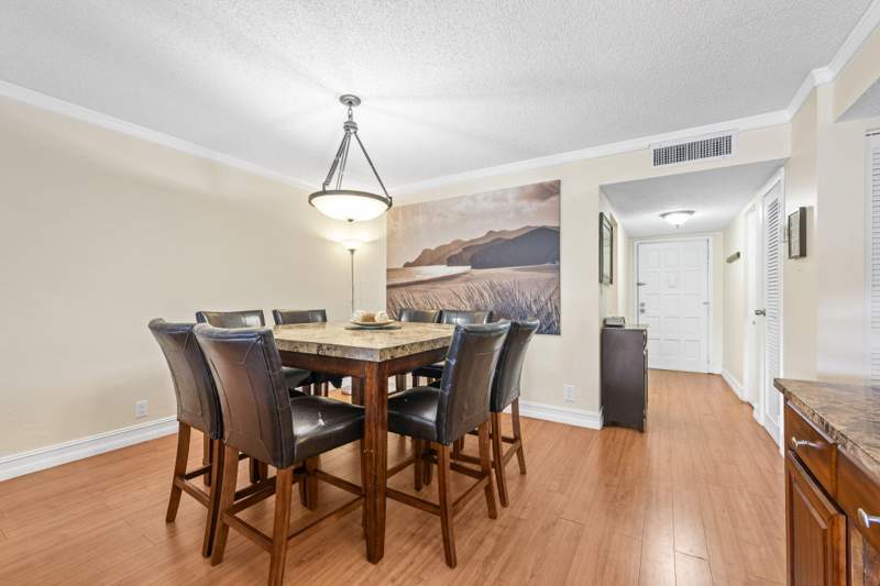 2 bedroom Condominium at 6300 S Falls Circle Drive #311, Falls Of Inverrary, Lauderhill — photo 4