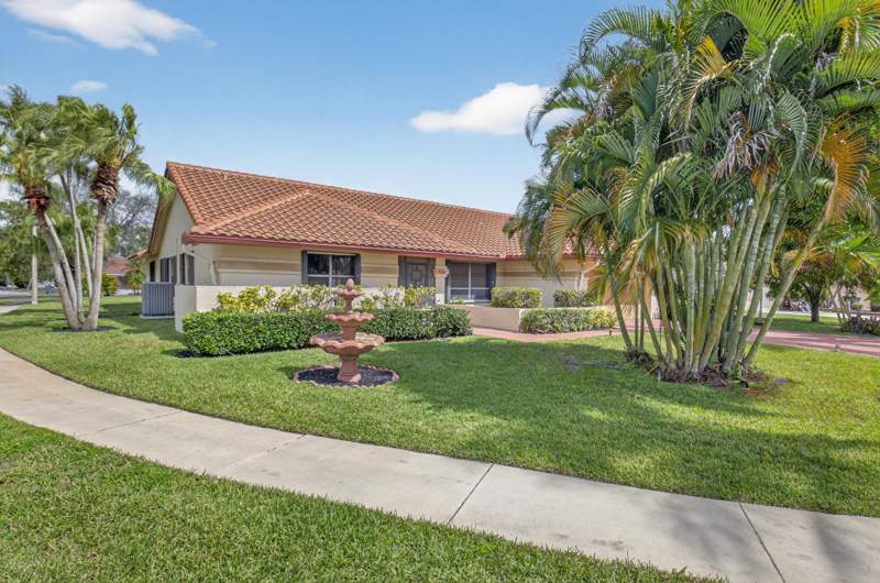 4 bedroom Single Family Residence at 9362 Laurel Green Drive, Sun Valley 2, Boynton Beach — photo 3