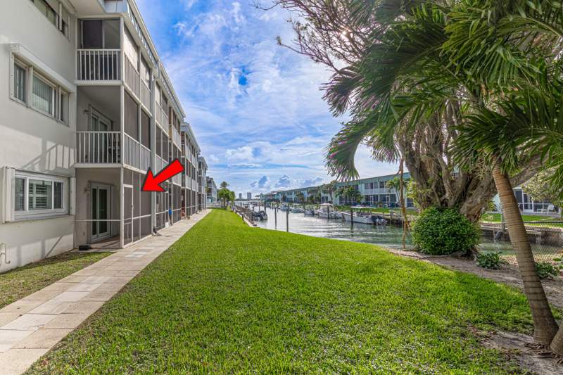 2 bedroom Stock Cooperative at 130 Doolen Court #108, Lake Colony Apts Two Inc, North Palm Beach — photo 4