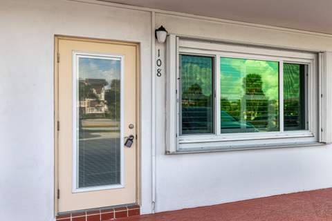 130 Doolen Court #108, North Palm Beach FL - photo 8 of 43