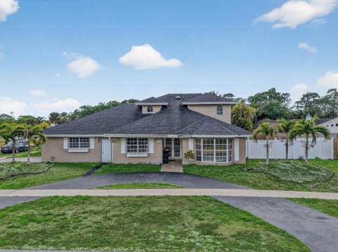 21724 Little Bear Way, Boca Raton FL - photo 6 of 47