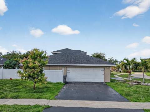 21724 Little Bear Way, Boca Raton FL - photo 9 of 47