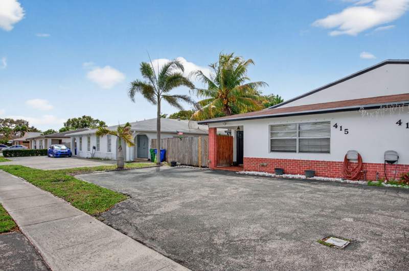 2 bedroom Single Family Residence at 415 SW 61st Terrace, Applegreen Sub, Margate — photo 4