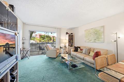 630 Tennis Club Drive #204, Fort Lauderdale FL - photo 8 of 33