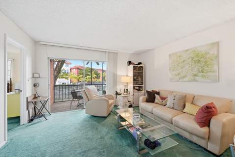 630 Tennis Club Drive #204, Fort Lauderdale FL - photo 9 of 33