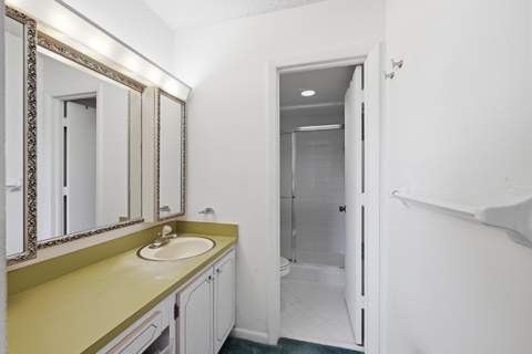 630 Tennis Club Drive #204, Fort Lauderdale FL - photo 13 of 33