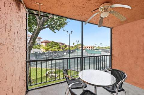 630 Tennis Club Drive #204, Fort Lauderdale FL - photo 17 of 33