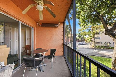 630 Tennis Club Drive #204, Fort Lauderdale FL - photo 19 of 33