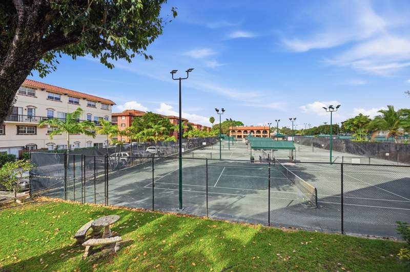2 bedroom Condominium at 630 Tennis Club Drive #204, Tennis Club Outerbridge Condo, Fort Lauderdale — photo 2