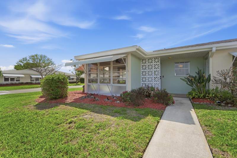 2 bedroom Condominium at 203 Manatee Lane #A, High Point of Fort Pierce, Fort Pierce — photo 2
