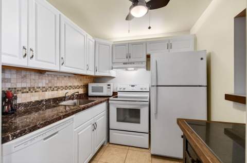 2073 Cambridge D, Deerfield Beach FL - photo 24 of 198