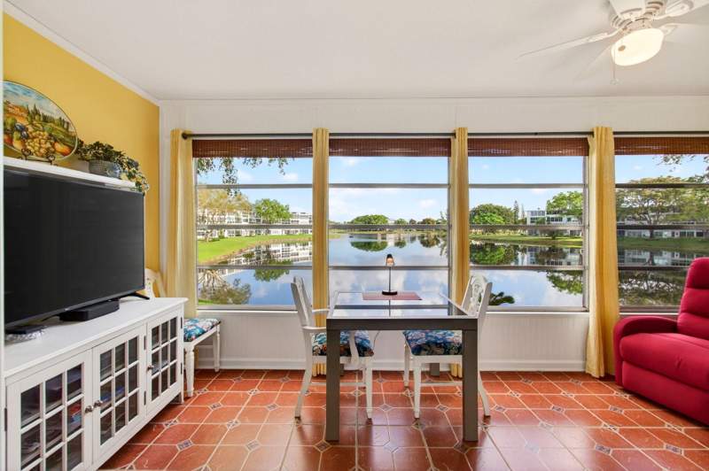 1 bedroom Condominium at 2073 Cambridge D, Cambridge D Condo, Deerfield Beach — photo 3
