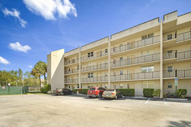 2 bedroom Condominium at 2541 Aragon Boulevard #202, Aragon Phase 1A Condo, Sunrise — photo 2