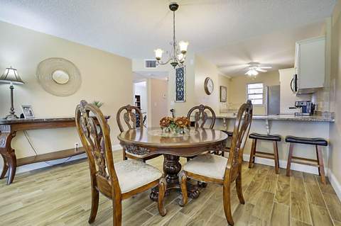 2541 Aragon Boulevard #202, Sunrise FL - photo 11 of 29