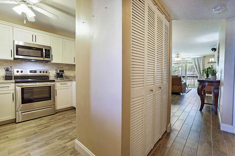 2541 Aragon Boulevard #202, Sunrise FL - photo 14 of 29
