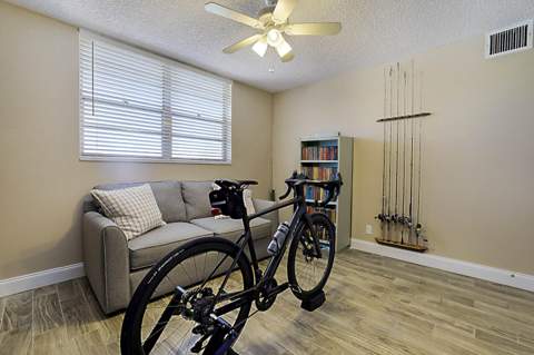 2541 Aragon Boulevard #202, Sunrise FL - photo 19 of 29