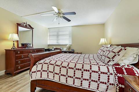 2541 Aragon Boulevard #202, Sunrise FL - photo 22 of 29