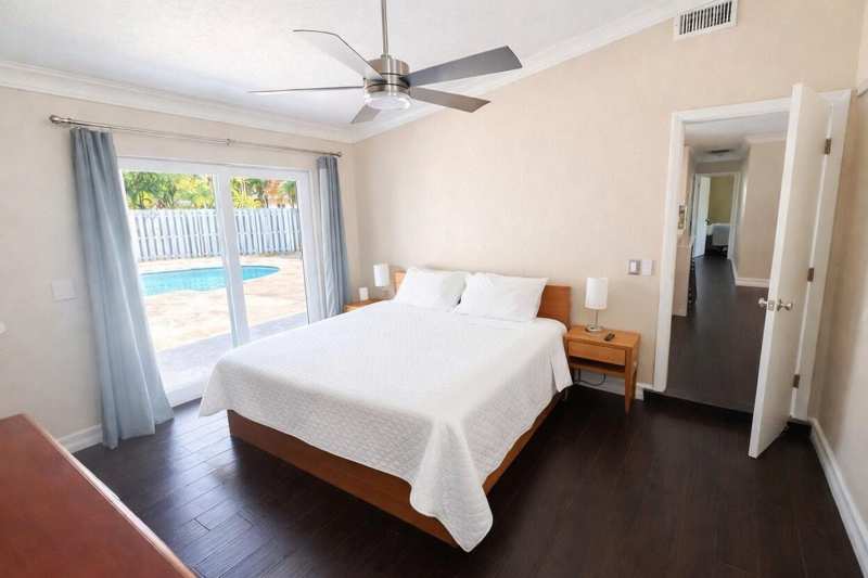 4 bedroom Single Family Residence at 525 NE 27th Street, Sunset Manors Amen Plat, Wilton Manors — photo 1