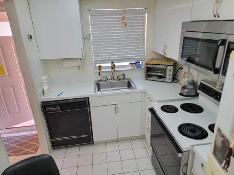 8950 Sunrise Lakes Boulevard #112, Sunrise FL - photo 7 of 17