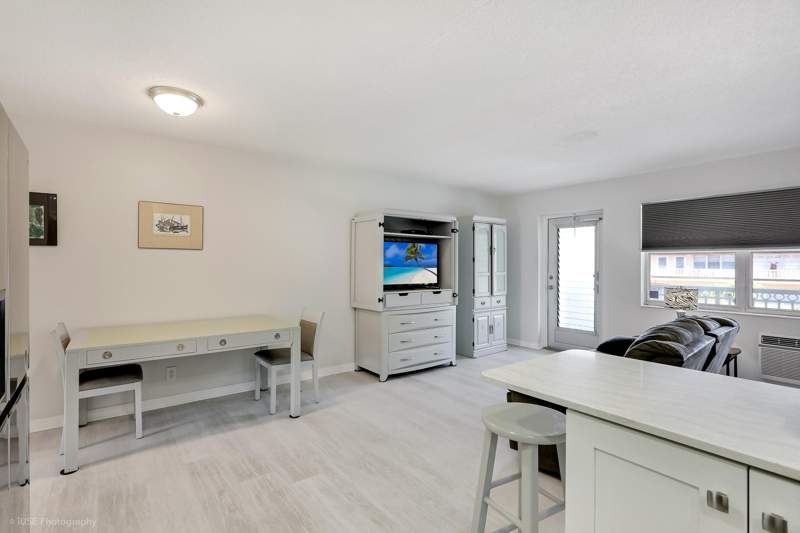 1 bedroom Condominium at 94 Hastings F, Hastings Condos, West Palm Beach — photo 4