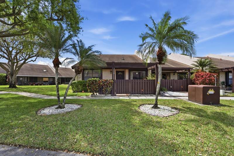 2 bedroom Villa at 8336 NW 37th Place, Mapleleaf Patio Villas At, Sunrise — photo 2