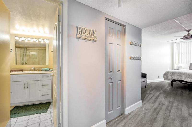 2 bedroom Condominium at 100 Golden Isles Drive #815, Lake Point Tower Condominium, Hallandale Beach — photo 5