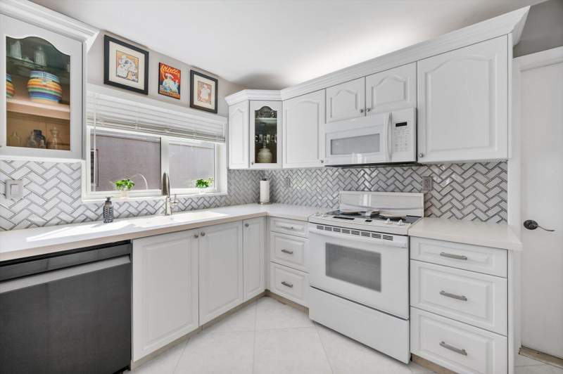 3 bedroom Single Family Residence at 15541 Dover Court, Hawkes Bluff, Davie — photo 3