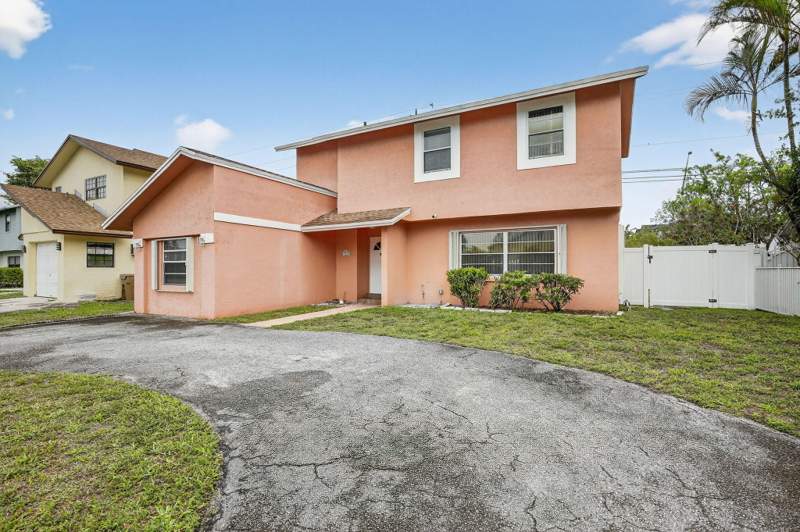 4 bedroom Single Family Residence at 7721 NW 42nd Court, Briar Estates, Hollywood — photo 4