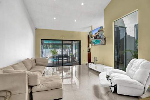 10527 Zurich Street, Cooper City FL - photo 8 of 58